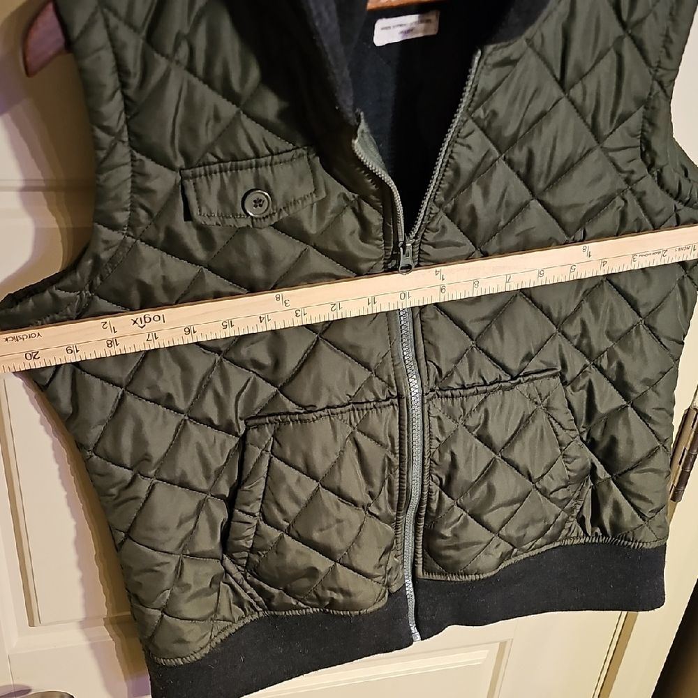 Ruff Hewn Quilted Vest with Hood - Olive and Charcoal SIZE L - Picture 3 of 5